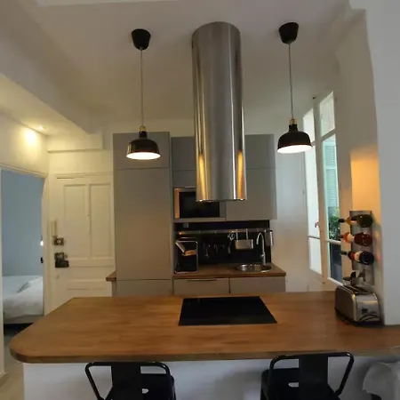 First Floor Fully Renovated Apartament Antibes