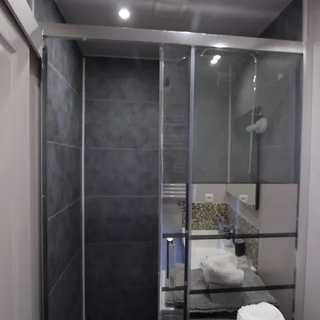 First Floor Fully Renovated * Antibes