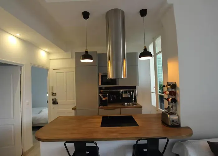 First Floor Fully Renovated شقة أنتيب