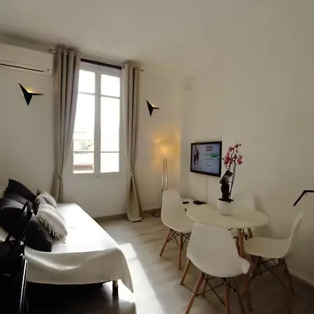 First Floor Fully Renovated * Antibes