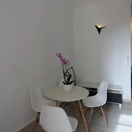 First Floor Fully Renovated Lejlighed Antibes