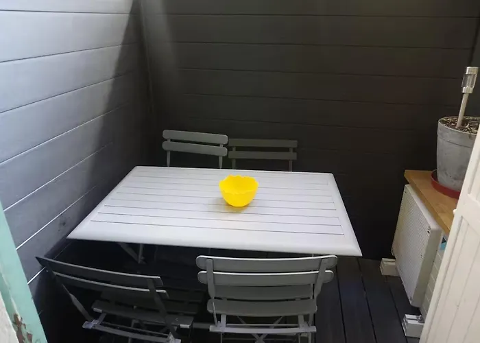 First Floor Fully Renovated Διαμέρισμα *