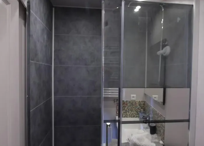 First Floor Fully Renovated Διαμέρισμα *