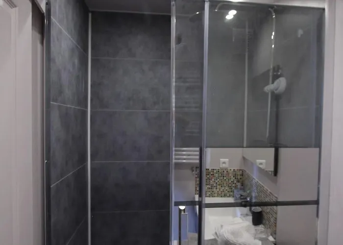 First Floor Fully Renovated * 昂蒂布